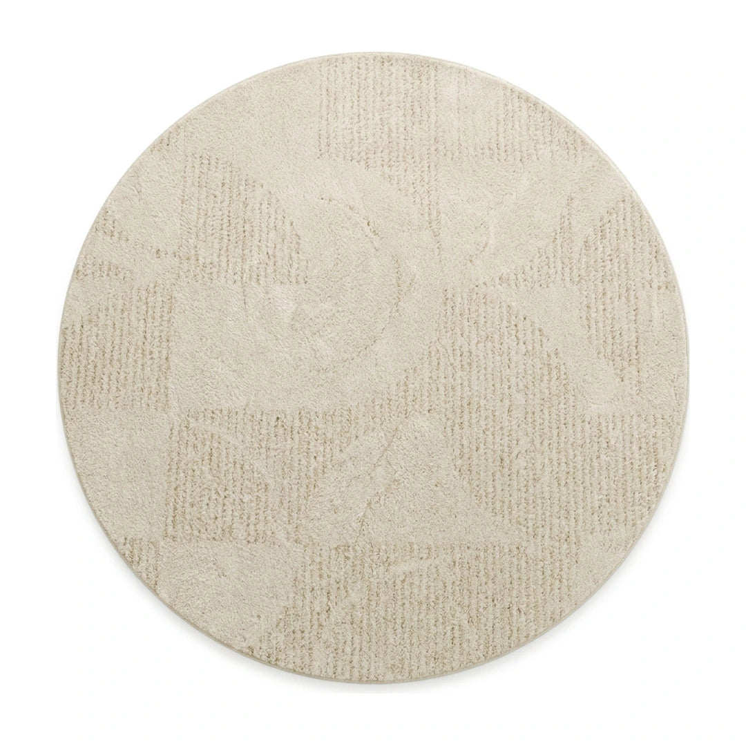 Tapis rond beige motif vagues, vue de dessus sur fond blanc