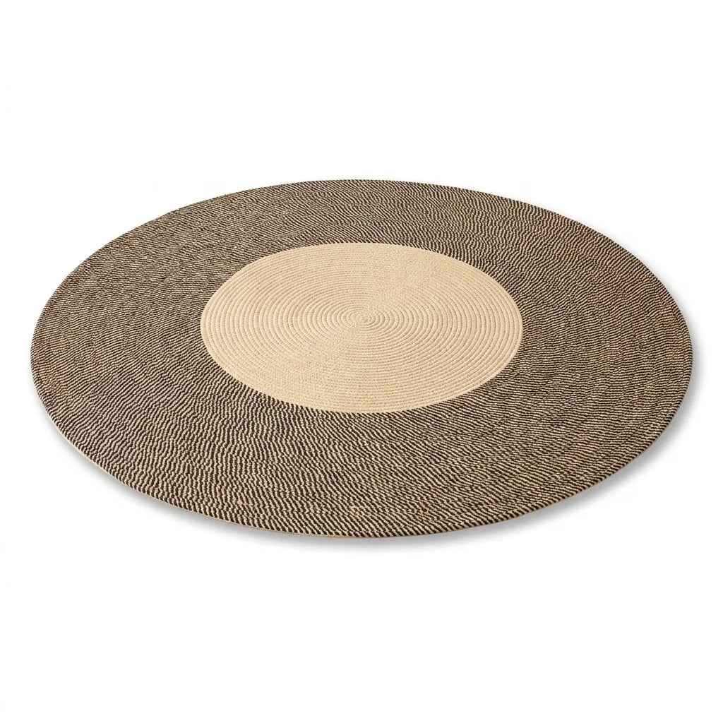 Vue studio du tapis rond coton tressé couronne marron, fond blanc, tressage spirale et épaisseur visibles