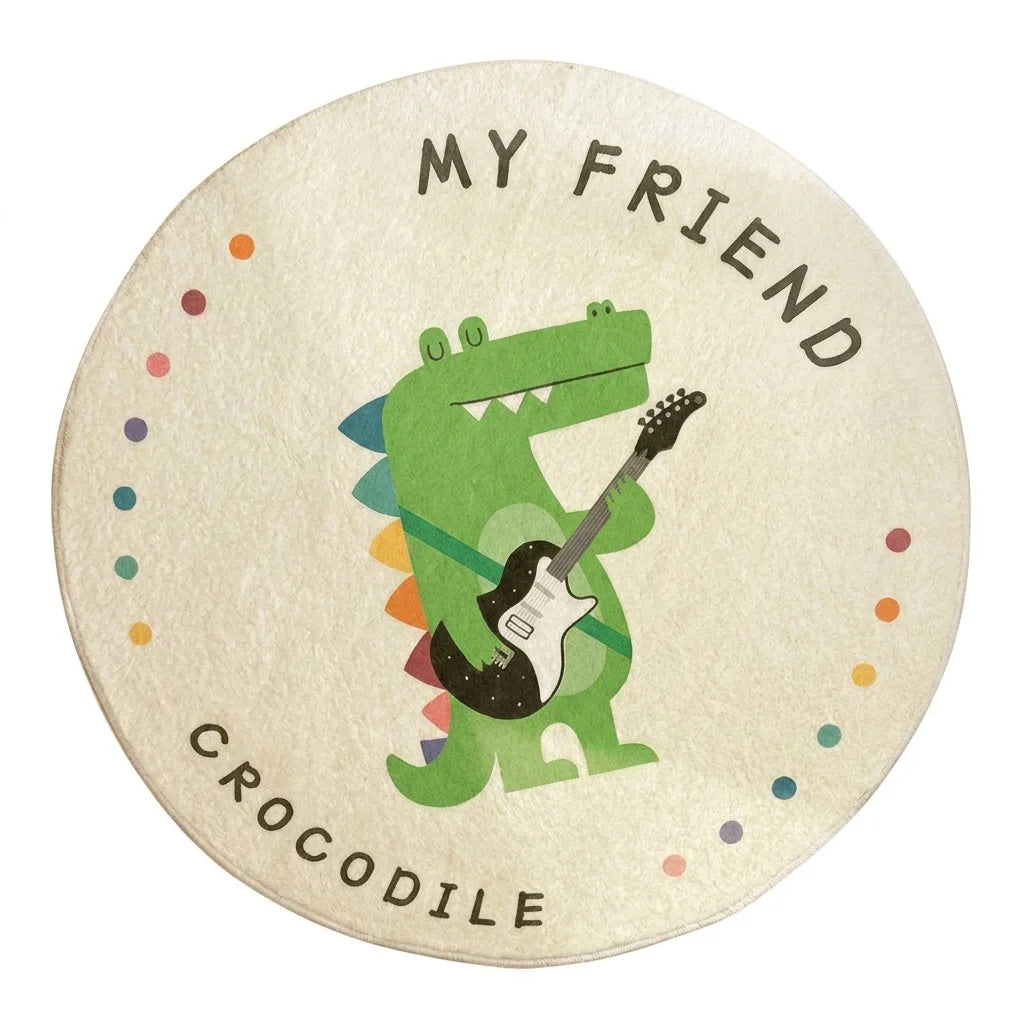 Vue studio du tapis rond enfant crocodile guitare sur fond blanc, motif net cartoon kawaii