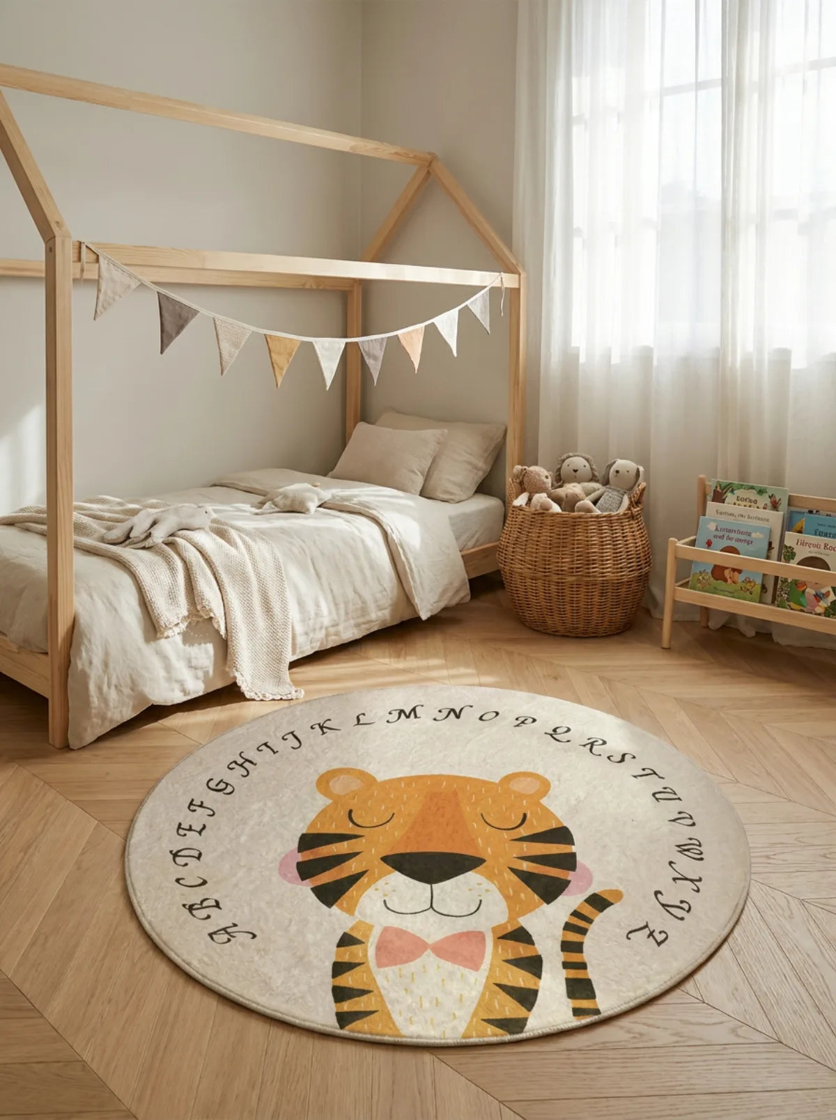 Tapis rond enfant tigre alphabet dans une chambre d'enfant
