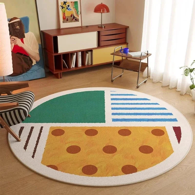 Tapis rond géométrique abstrait multicolore esprit Bauhaus dans un salon contemporain
