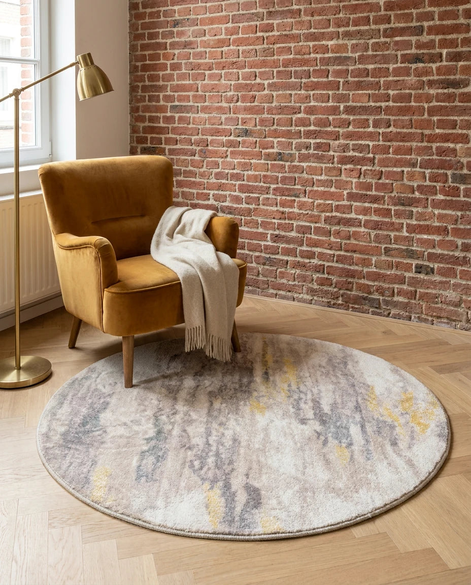 Tapis rond écru moutarde dans un salon, vue en situation