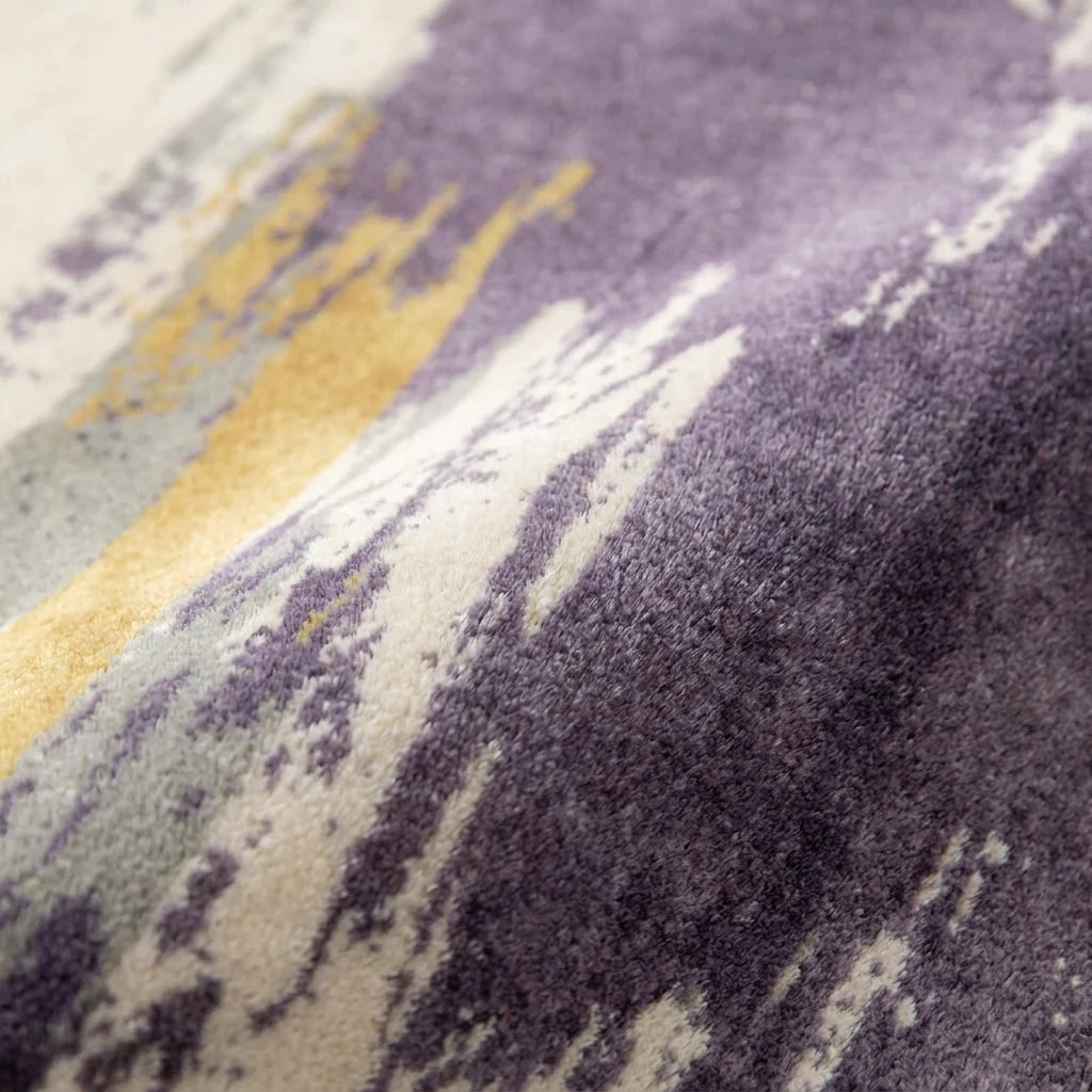 Velours imitation cachemire du tapis rond violet et jaune vu de près