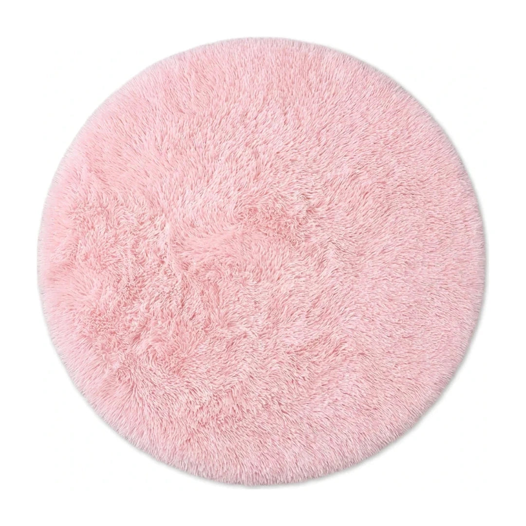 tapis-rond-rose-poil-long, vue de dessus sur fond blanc