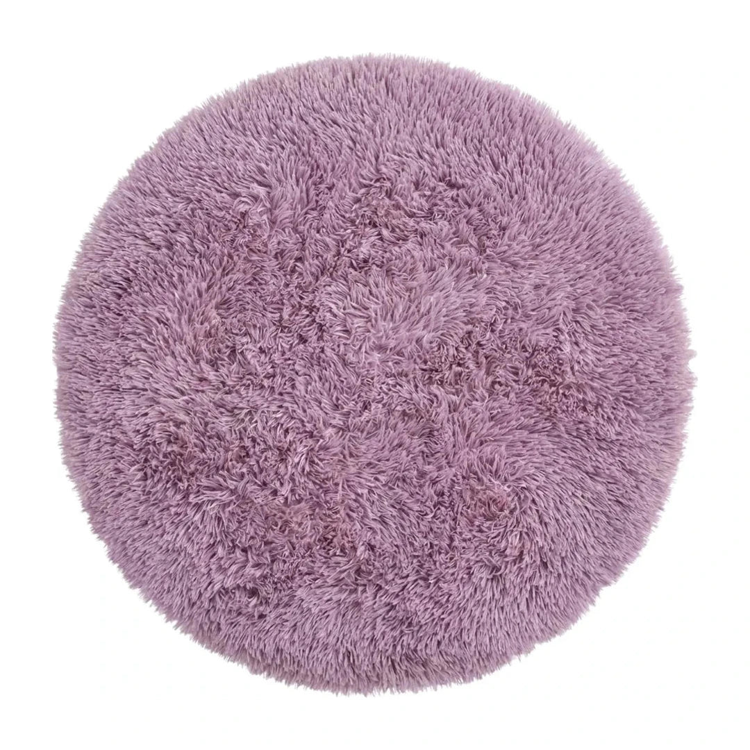 tapis-rond-salle-de-bain-mauve, vue de dessus sur fond blanc