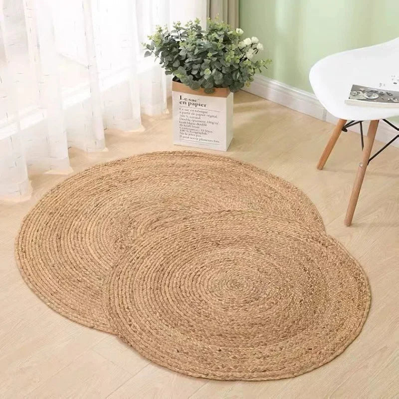 Variante nattes épaisses : deux tapis ronds rotin sur parquet clair avec chaise Eames blanche