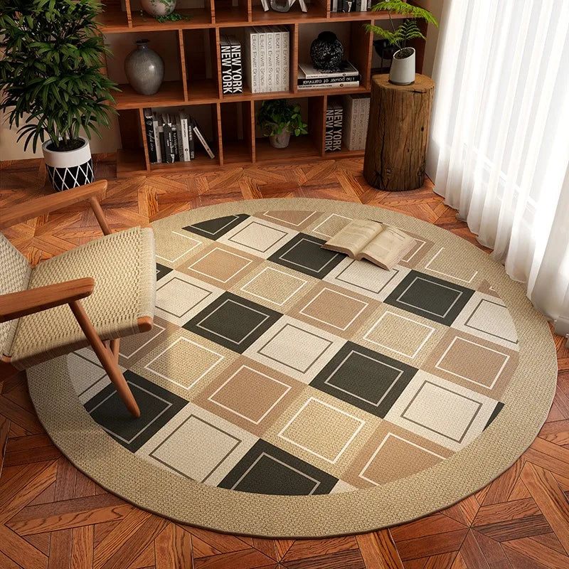 Tapis rond Wilton mid-century damier carrés brun et noir dans un salon, photo originale fidèle au motif livré