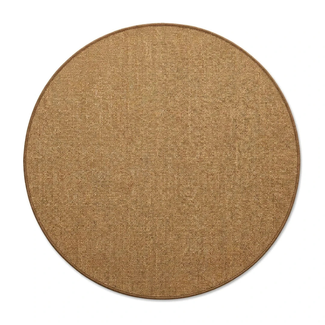 Tapis rond Wilton mid-century effet sisal beige doré, vue de dessus sur fond blanc